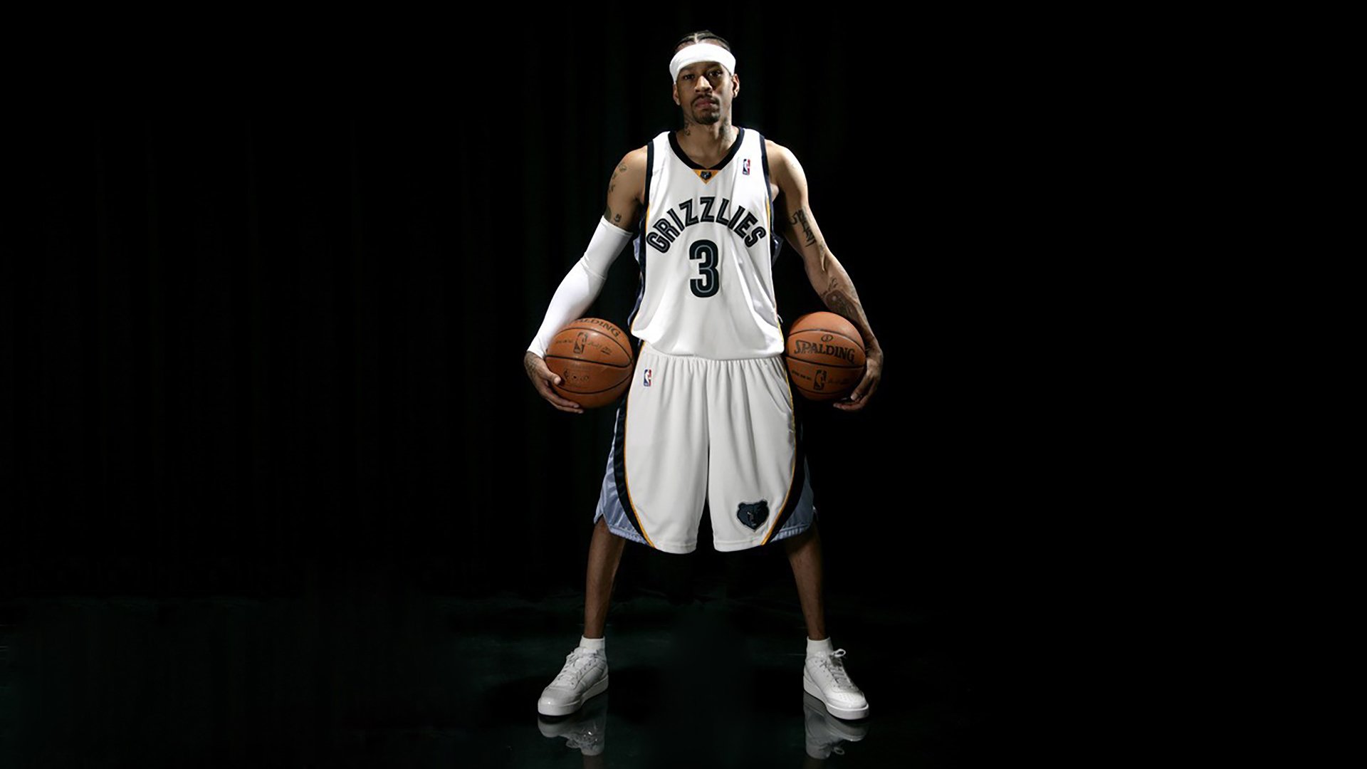 绿茵场上的国家德比,篮球馆里的开拓者强压—双线焦点战中的唯一性对决