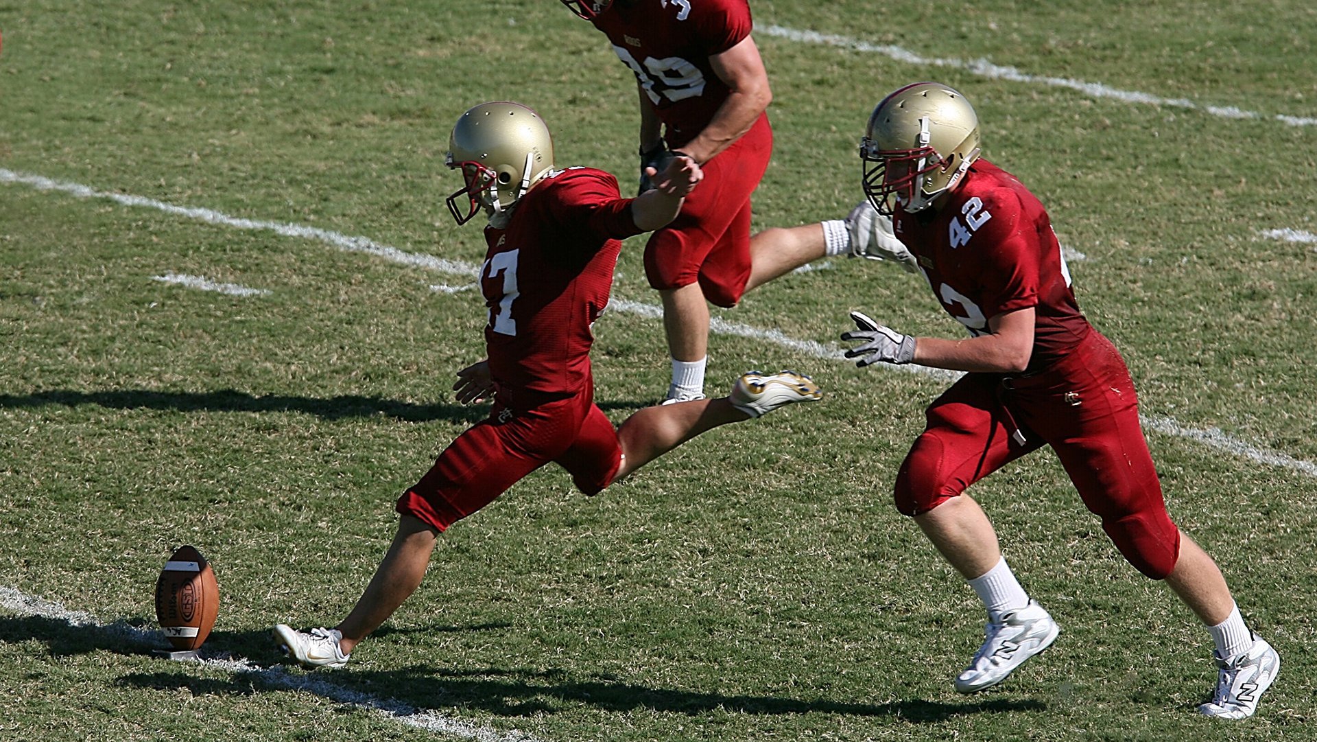 卡塔尔战术碾压突尼斯，卡马文加临危受命成关键先生