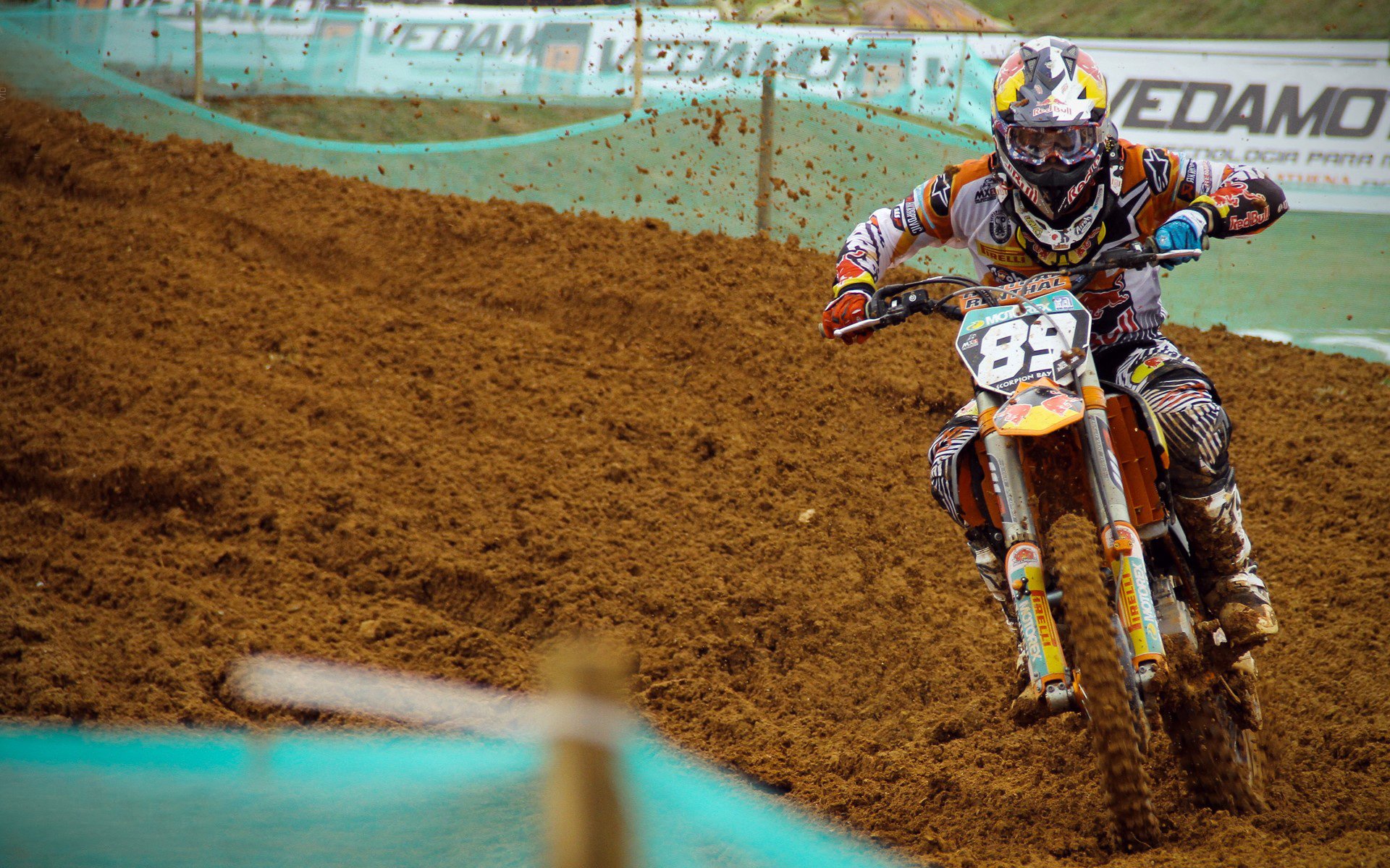 巴黎决胜局,F1街道赛焦点战,智利车手的历史性突围